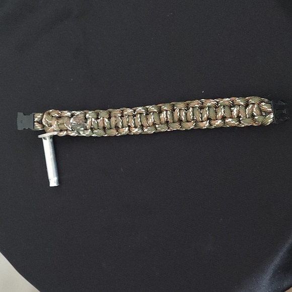 Survival Bracelet and Whistle (NEW) - Picture 3 of 8